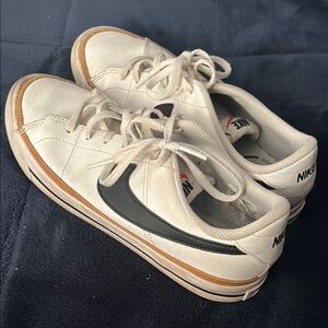 Nike White and Black Sneakers